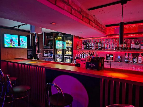 Lodi Dodi Cocktail Bar – Gay Bar – Warszwa